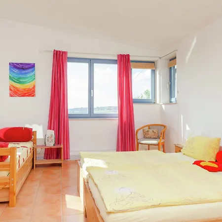 Mit Sauna Und Garten