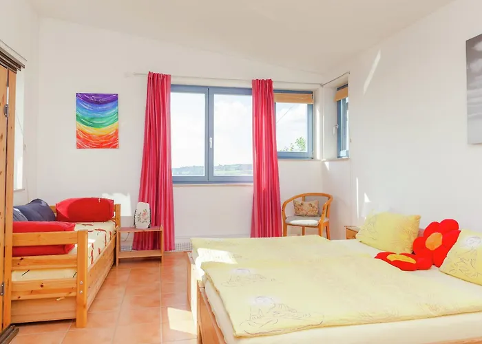 Mit Sauna Und Garten