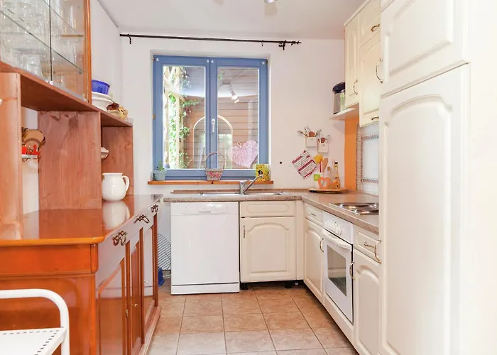 Mit Sauna Und Garten