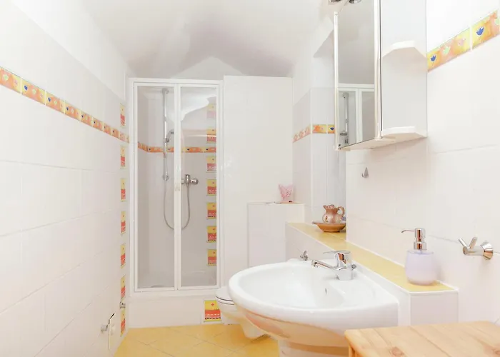 Mit Sauna Und Garten Schotten